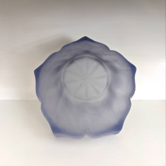 Vintage Viking Glass Lotus Bowl – Amethyst Purple Mid-Century Decor - Picture 4 of 4